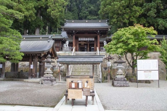 秋の八幡祭が行われる桜山八幡宮