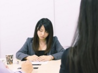 落ちる、その前に！　仕事中の眠気防止策6つ！