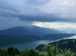 空から大量の水が！オーストラリアで撮影された局所豪雨が圧巻の映像だった。