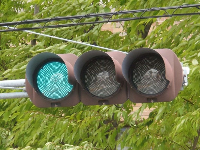 日本初のLED式の信号機（画像提供：たこ＠道路好団垢（＠road0724day）さん）