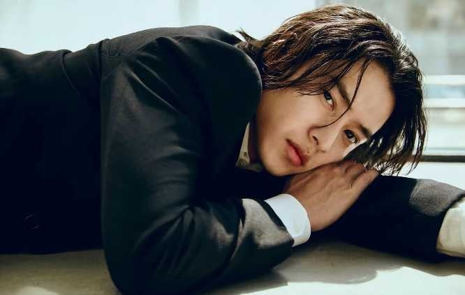 Instagram:山﨑賢人(@kentooyamazaki)より