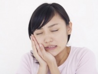 想像するだけでイタタタ……。口内炎のときにしみる食べ物5選