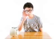 なんでこんな意味に?! 今までに経験したとんでもない聞き間違い「汚職事件→お食事券」「薬剤師→やくざ医師」