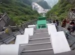 スリル満点！　ノンストップで世界で一番長いパルクールコースを突っ走る！