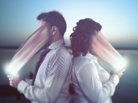 スマホ漬けの人ほど催眠術にかかりやすいことが判明。その没入感は催眠のトランス状態と同じ（カナダ研究）