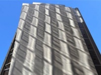 「読み込みが間に合ってない」「運営アプデしろ」　東京・銀座で〝世界のバグ〟発見される