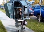 親子の協力コスプレ！　『二本足で歩くロボと、それに乗るパイロット』