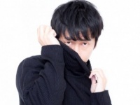 見られたら死ぬっ！　男性が彼女に内緒で「毎晩してること」4つ