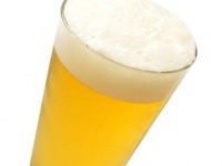 知っておけばちょっと役立つ？航空各社のお酒のルール「飲酒年齢は航空会社の国のルールで」