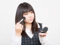 そりゃモテないよね……ギョッとした女子のメイク4選
