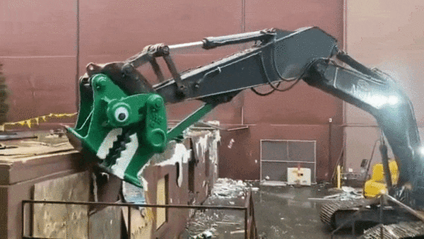 Dinosaur-Digger-Taking-Bite