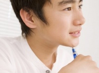 中学生じゃねーよ!!　実年齢より若く見られる男性●％
