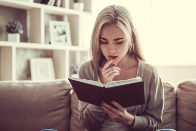 10の質問で探る、あなたの占い依存度