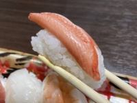 激安スーパー玉出で「松」ランクの寿司ゲット　まさかの300円台で「あのネタ」が！？