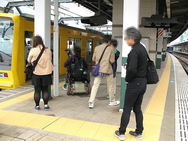 town20150420seibu_train02.jpg