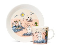 釣りを楽しむムーミンたちのデザイン食器が登場！　2022年夏限定コレクション