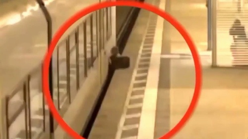 電車に巻き込まれる