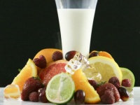 ハンバーガー、ドーナツがトッピングされたミルクシェークがオーストラリアで人気！？