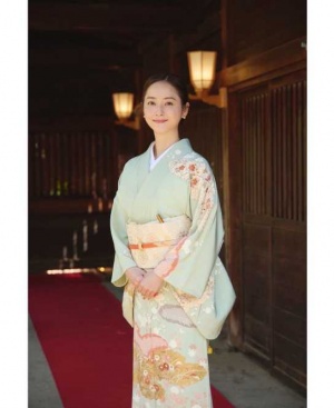 佐々木希、ヘアセットは自分で！？キレイ過ぎな着物姿にうっとり