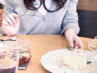 意外と細かいところまで見られていた!?　男性が彼女と食事に行ったときに気になってしまった4つのこと