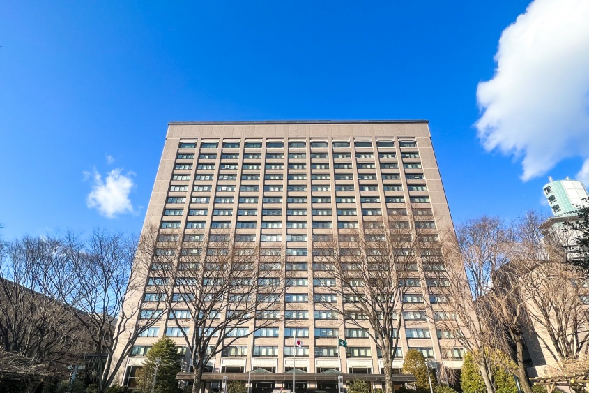 商業施設で『女性のスカート内』盗撮　小学校教諭(25)懲戒免職　教諭は「被害者に大変申し訳ない」