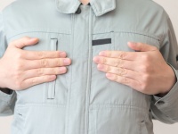 乳首の黒ずみはなぜ起こる？治す方法はないの！？