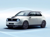 ホンダの新しい電気自動車アーバンEVの市販版 e のプロトタイプ発表！日本は2020年発売予定！
