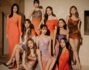 TWICE・ツウィ、『LOEWE』ワンピース姿で”美脚”披露しファン歓喜(1