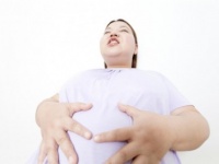 これってむくみ腸!?　便秘の際に起きる体の不調4つ