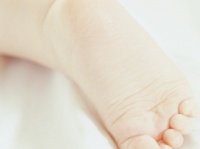 ルーシー・リュー代理出産で「未婚の母」に