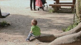 買物の帰りに...（画像はphotoAC）