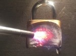 【悪用厳禁】南京錠を開ける…　バーナー直炙りでとろり！