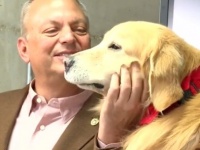 愛犬の命を救ってくれた獣医らに恩返しするため、6億5千万円のスーパーボウルのCM広告枠を買った男性（アメリカ）