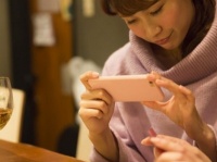 「常識的な地味女子」or「非常識なかわいい女子」付き合うならどちら？