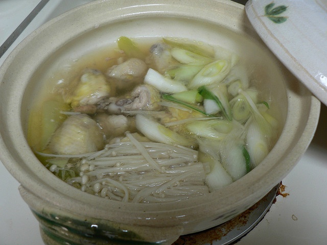 鶏の水炊き（水菜投入前）