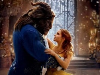 ジョン・レジェンドとアリアナ・グランデが熱唱する、実写版『美女と野獣』主題歌のMVが公開