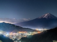 「光の海」が広がっているみたい 富士山の麓に広がる街並みが圧倒的に美しい