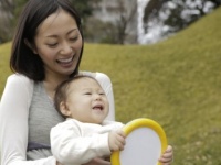 子ども欲しい～っ！　と女子が思う瞬間4つ　「同級生の出産」「葬儀のとき」ほか