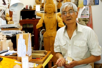 東京から岡山へ、Ｕターンで「仏を彫る」生き方を選んだ元教師【後篇】　「一番大切なのは諦めずに続けられること」