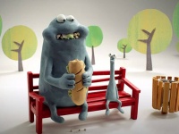 そうきたか...自分が食べ物を持っているとき、空腹の見知らぬ人がやってきたらどうする？ゾクっとするショートフィルム