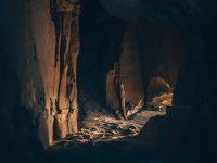 驚くほど保存状態のいい1万6800年前の旧石器時代の洞窟住居跡が発見される