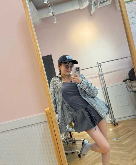 Instagram:百田夏菜子(@kanakomomota_official)より