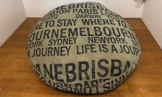 愛用していたクッションが「アレ」にしか見えなくなった、呪いの一言