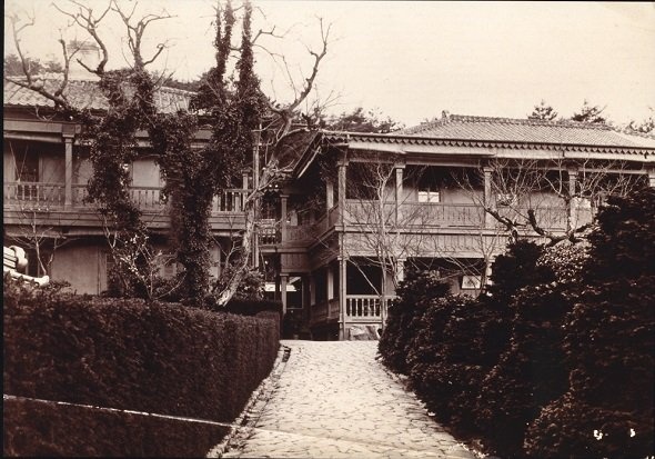 ウィルキンソン氏経営の「タンサン・ホテル」