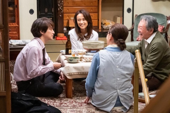 左から満男、イズミ、さくら、博　(C)2019松竹株式会社