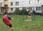 ブランコに向かってボールを蹴ったら、奇跡が起きた！！