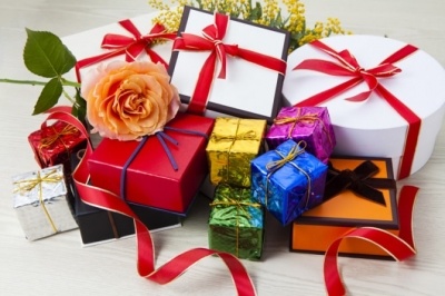 結婚祝いのプレゼント、人気ランキング～既婚男女に調査～