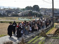 実際に町歩きをしているコスプレ参加者（提供：倉敷市観光課）