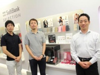 SBS事業本部 SBビジネス本部 SBS商品統括部　石川 純二（右）大平 浩之（中央）小宮 義徳（左）