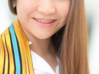 歯の矯正に興味のある女性○％「してみたいが年齢と金銭面が不安」